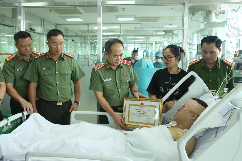Xử lý người phụ nữ ở Thái Nguyên xúc phạm vụ Đại úy CSCĐ bị quái xế tông - 2 Xử lý người phụ nữ ở Thái Nguyên xúc phạm vụ Đại úy CSCĐ bị quái xế tông - 2