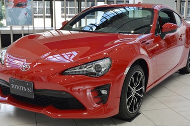 Toyota triệu hồi mẫu xe thể thao FT 86