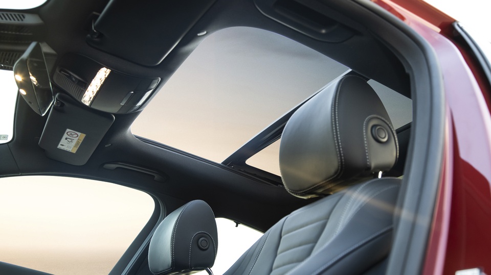 Mercedes-Benz E-Class 2021 giá từ 2,31 tỷ, cạnh tranh BMW 5-Series - 9 Mercedes-Benz E-Class 2021 giá từ 2,31 tỷ, cạnh tranh BMW 5-Series - 9