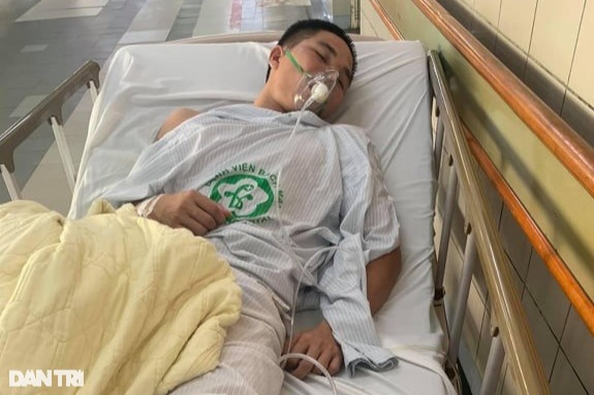 Ông bố trẻ bị vỡ mạch máu não cầu cứu được sống để nuôi 3 con thơ dại - 1 Ông bố trẻ bị vỡ mạch máu não cầu cứu được sống để nuôi 3 con thơ dại - 1