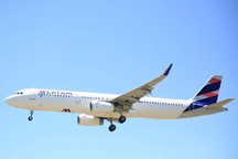 Cơ trưởng đột tử, máy bay Chile chở 271 khách hạ cánh khẩn cấp