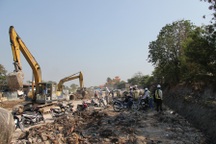 Phát hiện đạn cối khi đào cống thoát nước