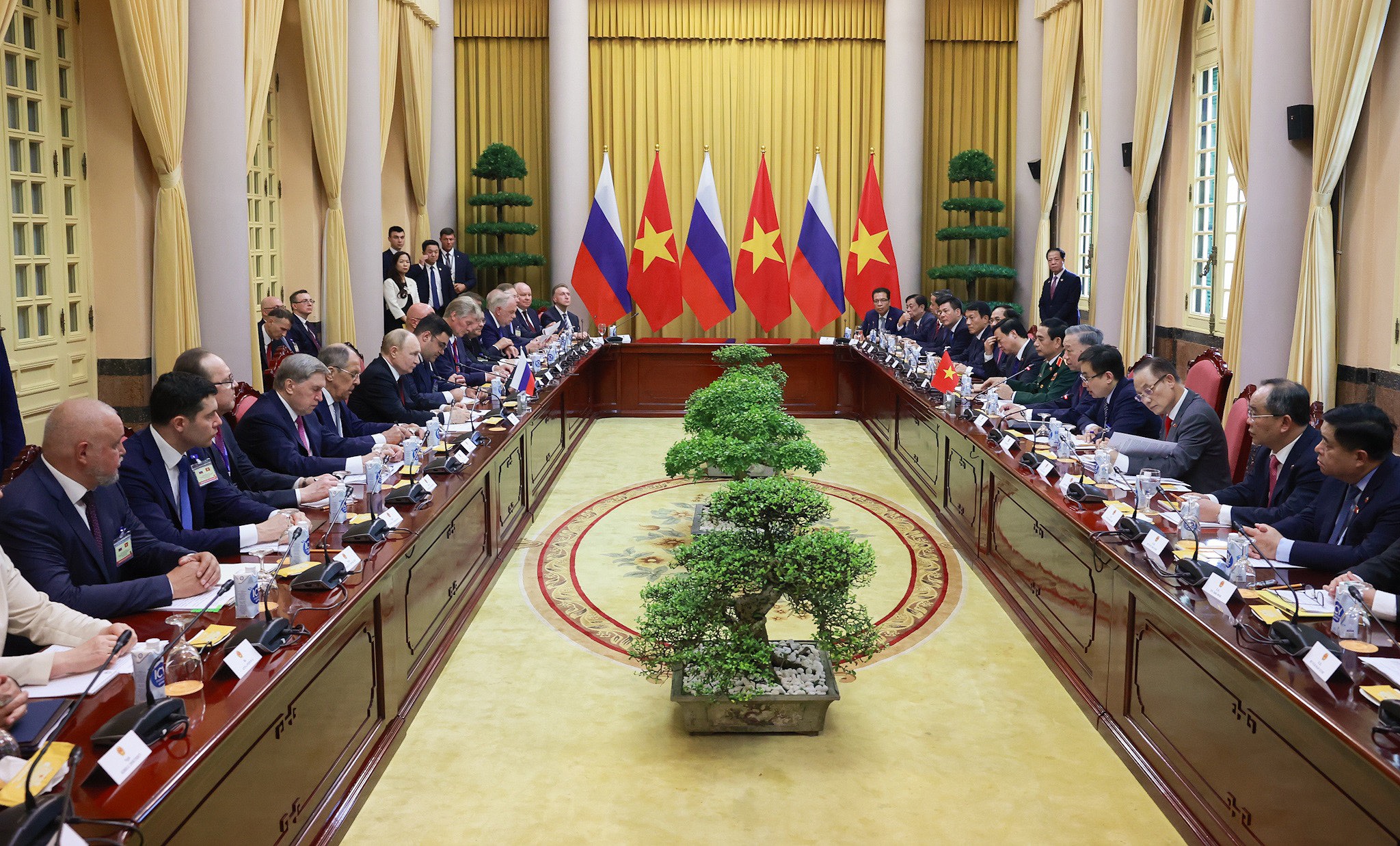 View - 22 giờ bận rộn của Tổng thống Putin trong chuyến thăm Việt Nam | Báo Dân trí