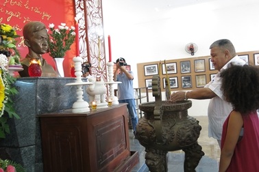 "Tôi nhường trái tim tôi để ông sống mãi muôn đời"