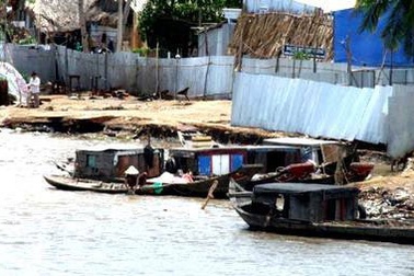 Di dời khẩn cấp 50 hộ dân ở vùng sạt lở huyện Cần Giờ