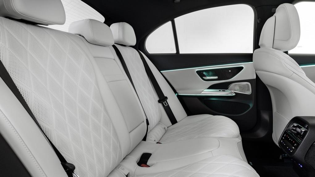 Soi chi tiết Mercedes E-Class 2024 mới ra mắt, nhiều công nghệ độc lạ - 12 Soi chi tiết Mercedes E-Class 2024 mới ra mắt, nhiều công nghệ độc lạ - 12