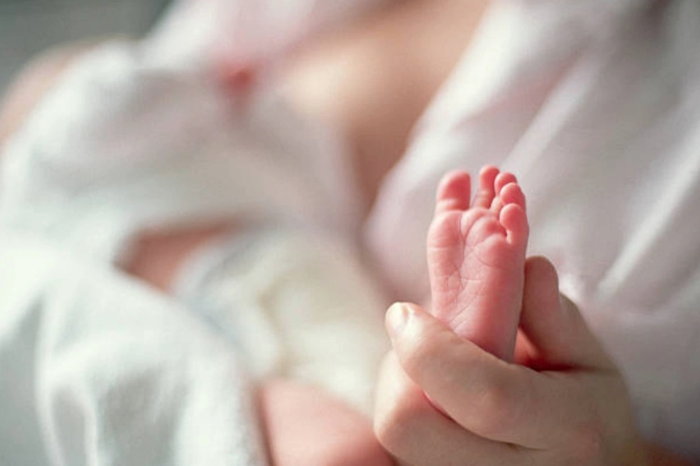 Chồng quyết liệt phản đối vợ không cho con bú, bất chấp cô ấy đau đớn - 1 Chồng quyết liệt phản đối vợ không cho con bú, bất chấp cô ấy đau đớn - 1