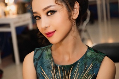 Jennifer Phạm nóng bỏng dẫn đầu bình chọn Bước nhảy hoàn vũ