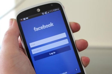 “Lộ” chân dung điện thoại Facebook Phone