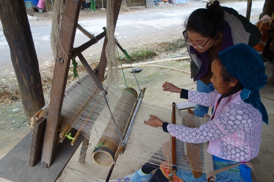 8X lên núi mang vải gai dầu về Thủ đô, may thành đồ chơi cho trẻ em - 3 8X lên núi mang vải gai dầu về Thủ đô, may thành đồ chơi cho trẻ em - 3